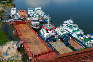 На территории ЗАО «Крансервис» в рамках очередных работ отремонтированы 18 единиц баржебуксирного флота для судоходной компании